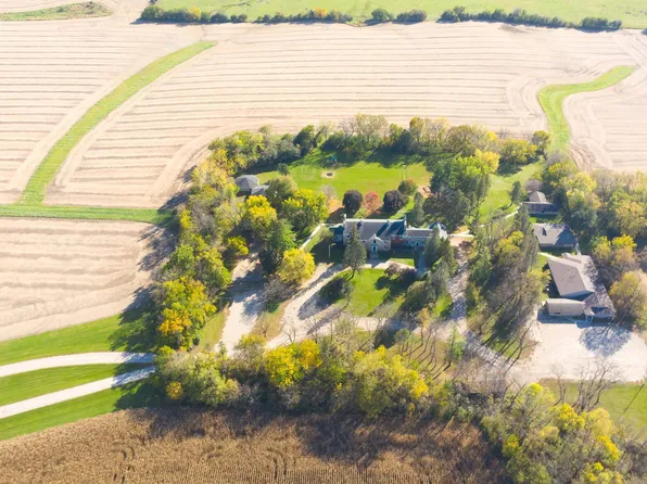 980 S Iowa Ave, Mason City, IA 50401