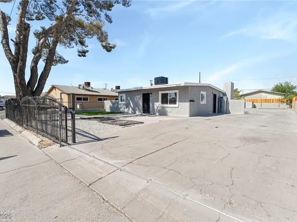 2221 Ellis St, North Las Vegas, NV 89030