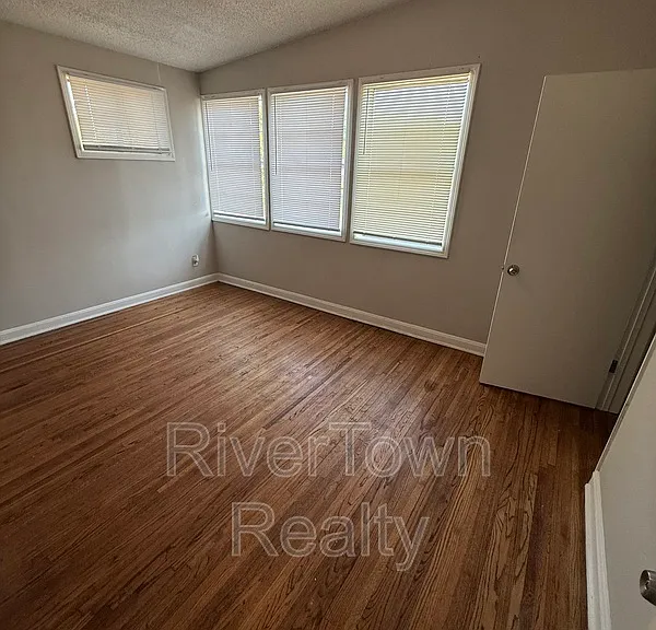 1778 Brown Ave — Photo 10