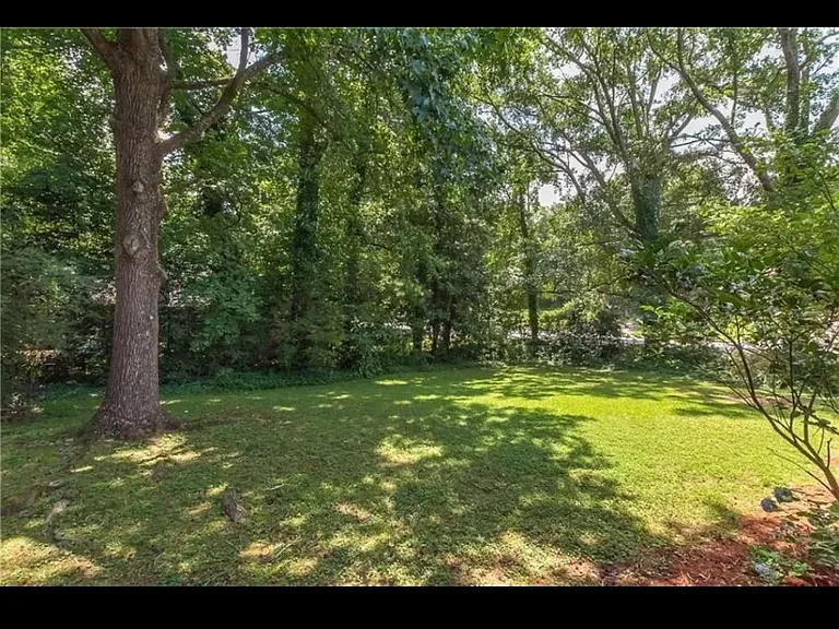 486 Ashburton Ave — Photo 4