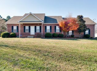 104 Forrest Ct, Burns, TN 37029