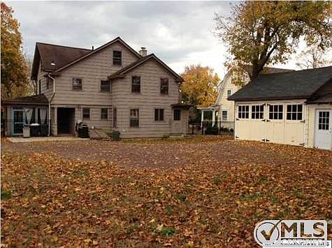 2nd image of 61 Conover Ln