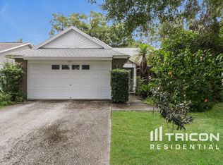 1671 Autumnwood St, Tarpon Springs, FL 34689
