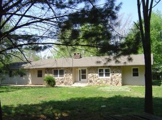 136 Penny Rd, Murphysboro, IL 62966