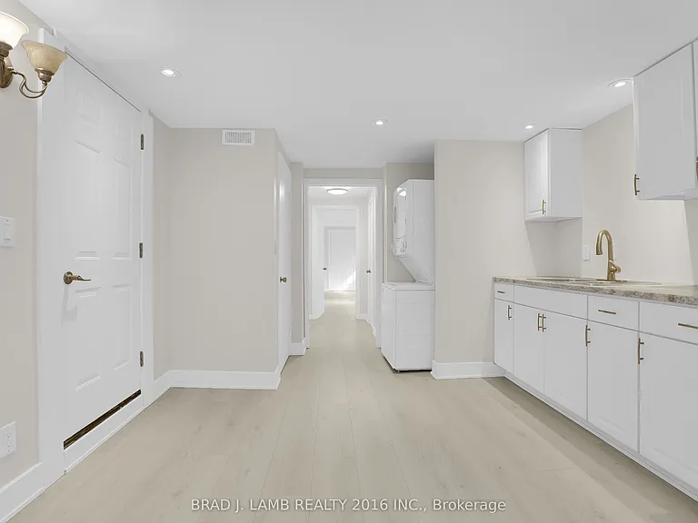 75 Marshall St #LOWER — Photo 21
