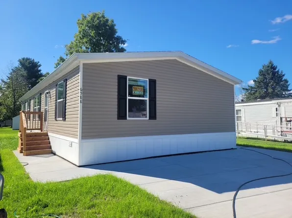 6588 Tamiami Trl E #65, Brighton, MI 48114