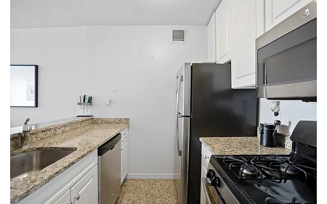 Rented by Douglas Elliman | media 3