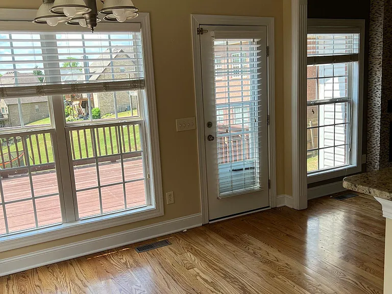 109 Fieldcrest Cir — Photo 33