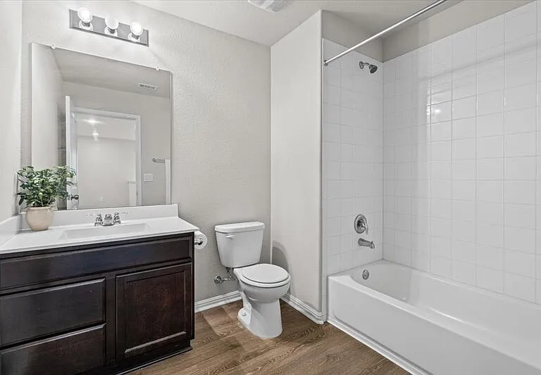 516 E Slaughter Ln — Photo 37