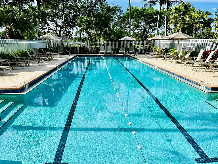 15401 Orlanda Dr — Photo 40