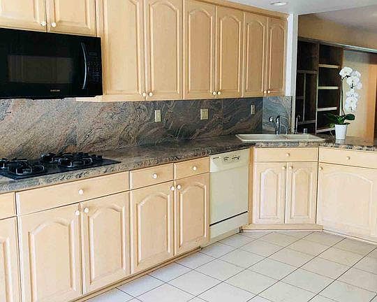 3rd image of 2769 Bottlebrush Dr