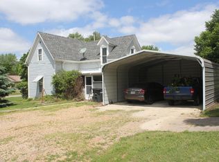 1722 8th St, Clay Center, KS 67432