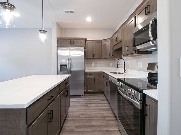 4th image of 1602 Jonathan Wade Pvt Cir