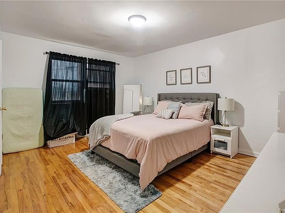 4th image of 1110 E 233rd St