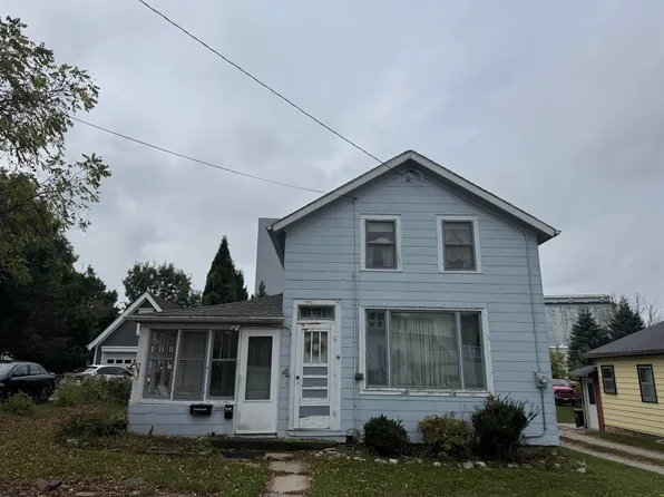 47 Pennsylvania Ave, Chilton, WI 53014