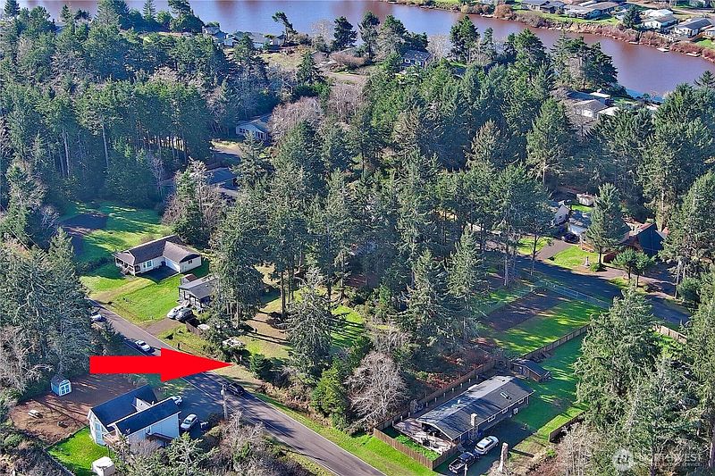 2nd image of 743 Duck Lake Drive NE