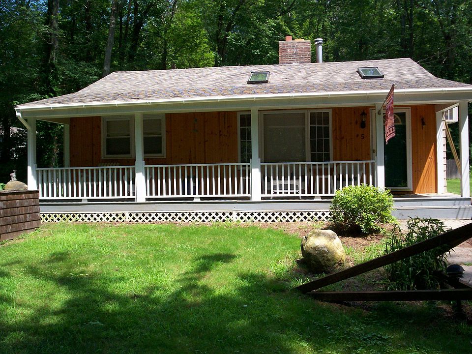 2nd image of 5 Laurel Ln