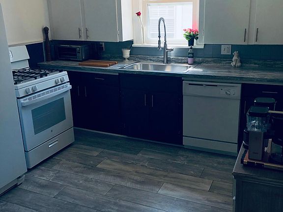 4th image of 141 Park Dr