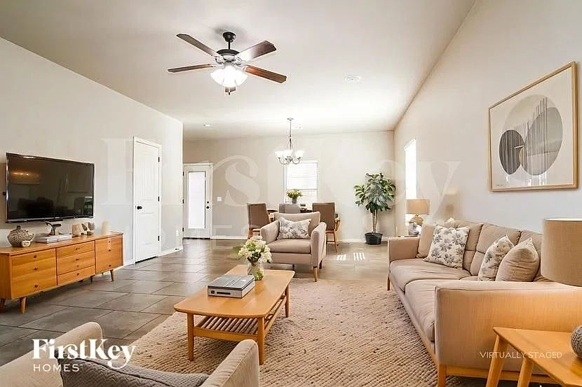 4 bed, 2.5 bath, 1758 sqft, $2,125 — Photo 4