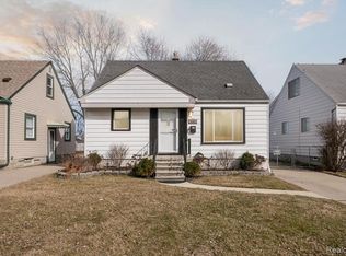 26044 Pattow St, Roseville, MI 48066