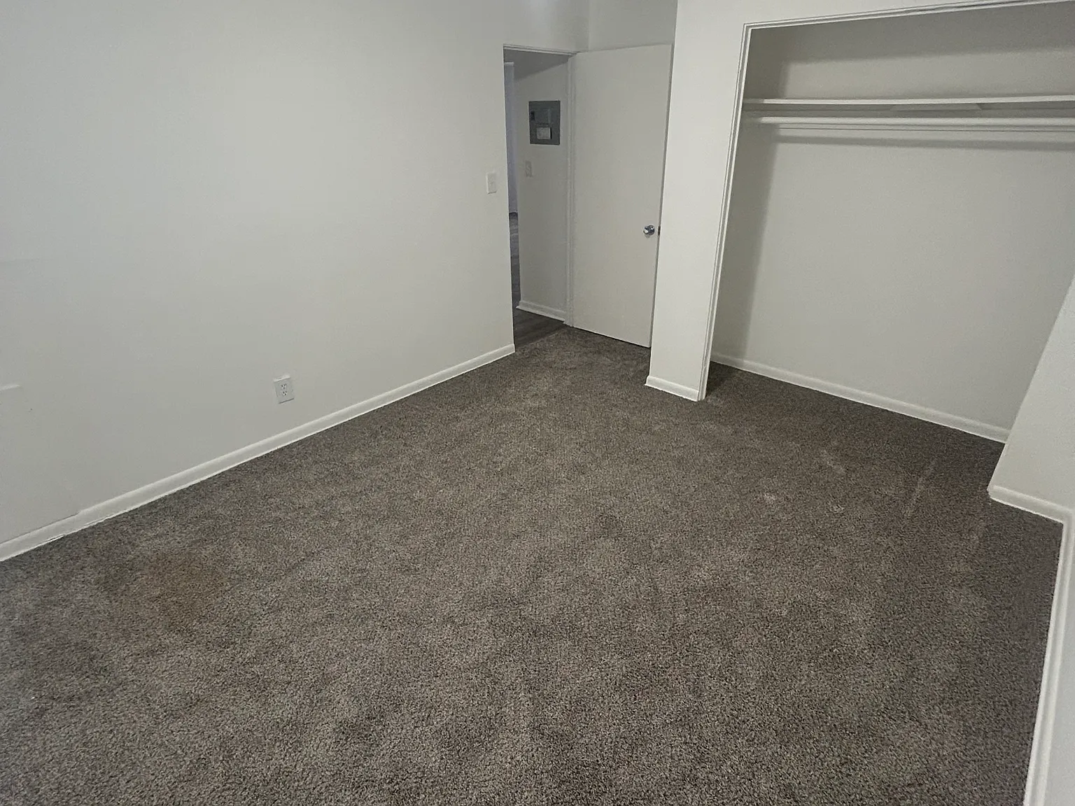 2 bed, $1,300 — Photo 4