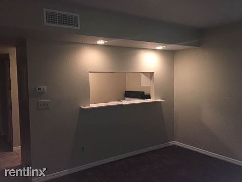 2nd image of 7001 Waterside Dr Tampa Fl 33617