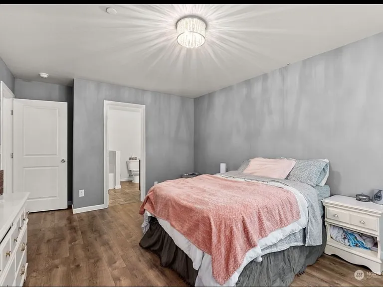 1901 Hudson St NW — Photo 10