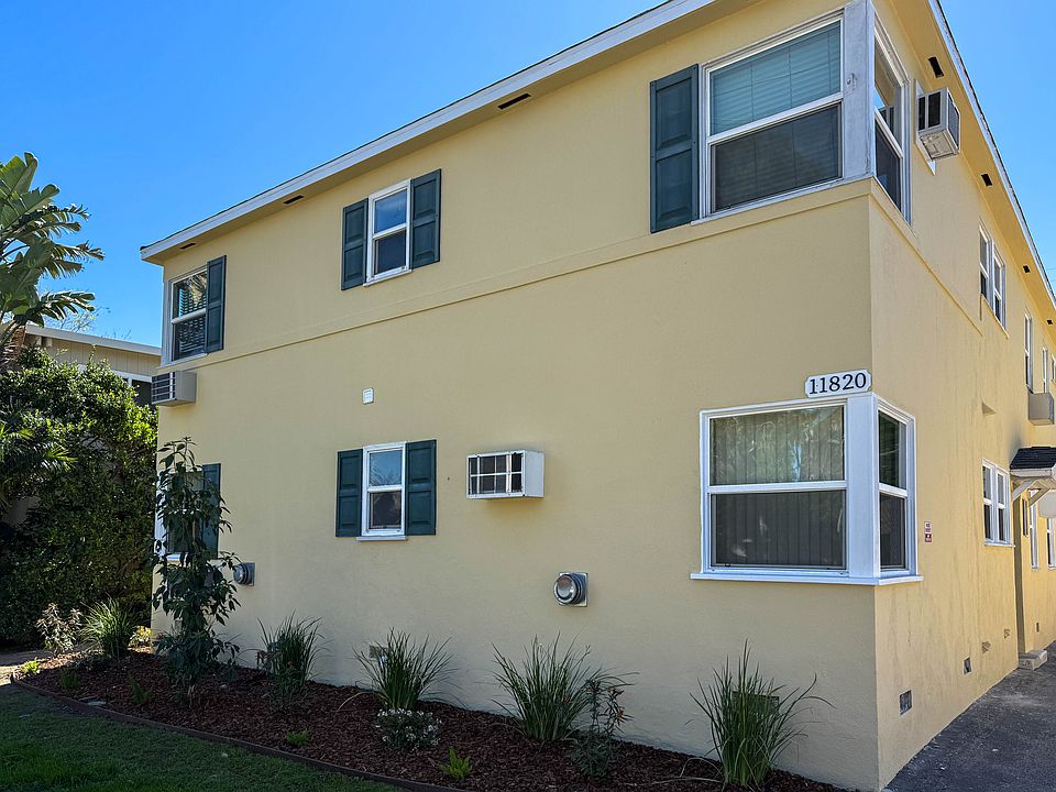 1st image of 11820 Magnolia Blvd #11820