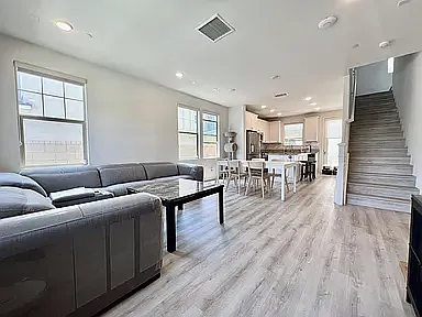 3 bed, 1800 sqft, $3,400 — Photo 2