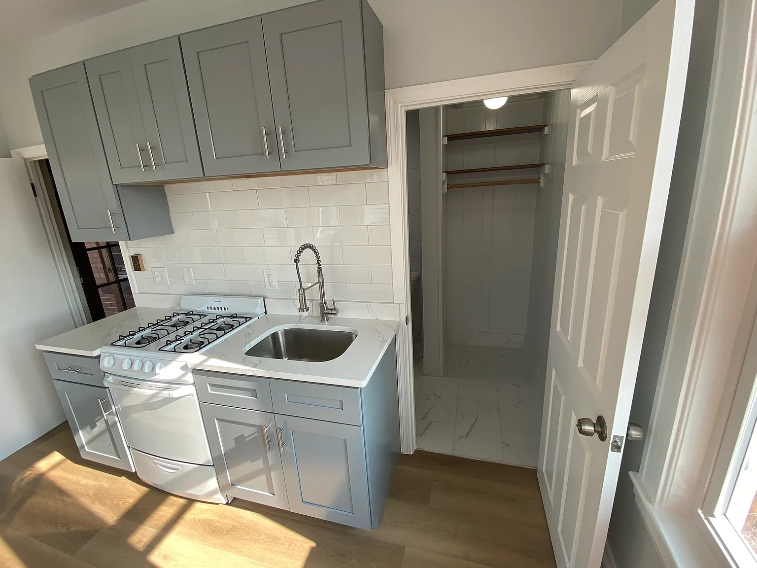 Studio, 252 sqft, $1,250 — Photo 4