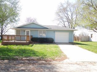 104 Center St, Hamburg, IA 51640
