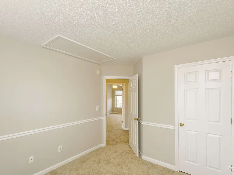 3605 Thornwood Dr — Photo 10