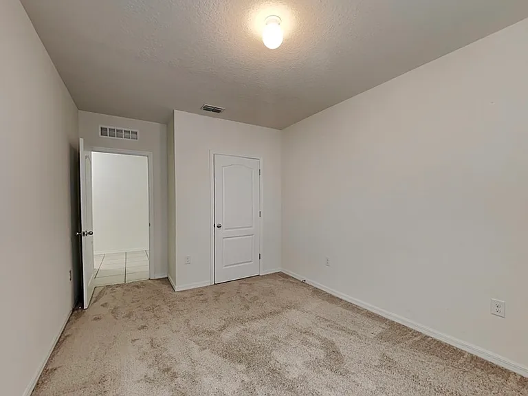 320 Aberdeen Dr — Photo 15