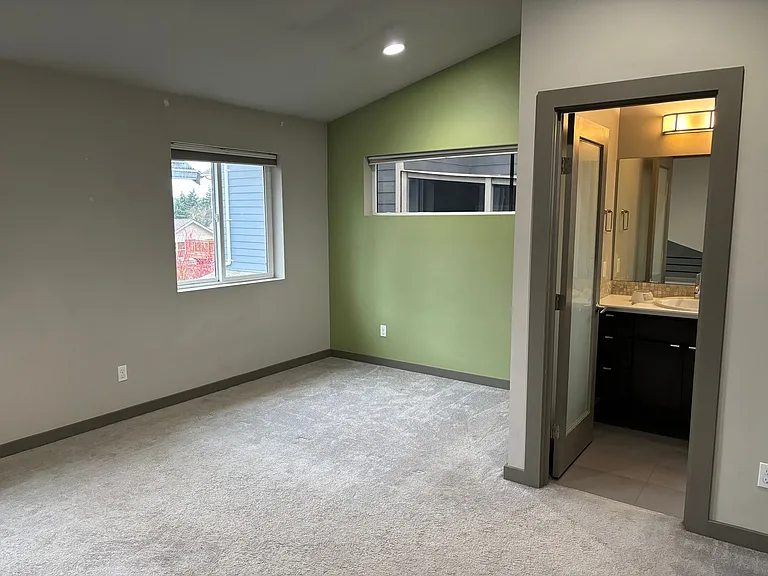 2415 S Norman St — Photo 9