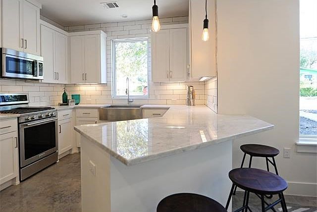 1st image of 1001 Daphne Ct #A