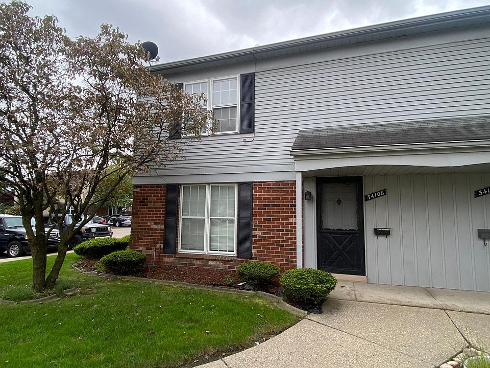 1st image of 34106 Garfield Cir #1