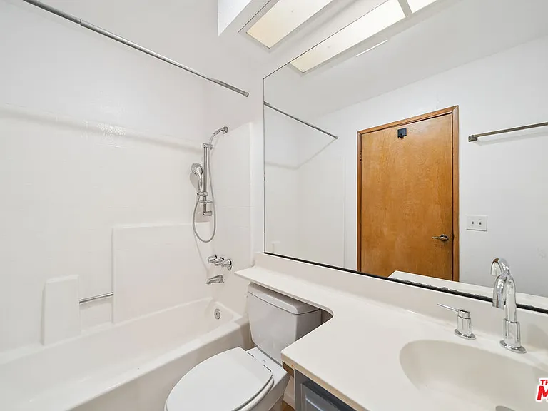 11924 Mayfield Ave #2 — Photo 18