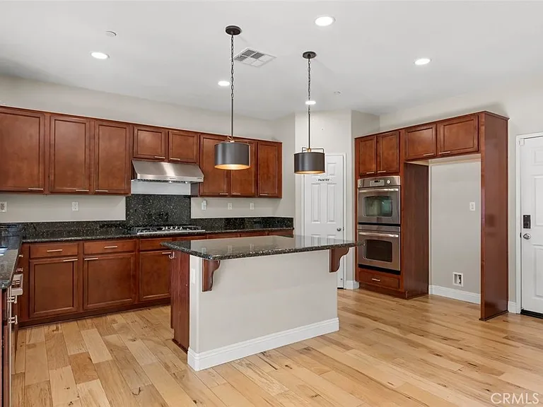 27425 Blackstone Rd — Photo 2