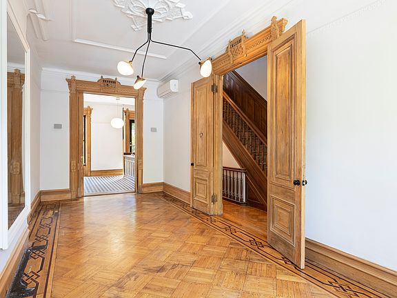 3rd image of 406 Putnam Ave #2
