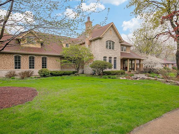 Exceptionally built by local Ponstein Builders