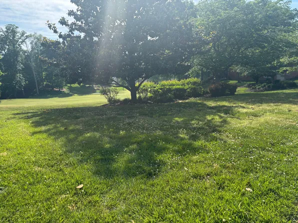 215 Valley View Dr, Lenoir City, TN 37772