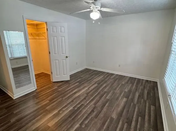 100 Barrington Dr, Athens, GA 30605