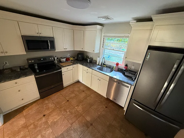 40 Dunn Rd — Photo 3