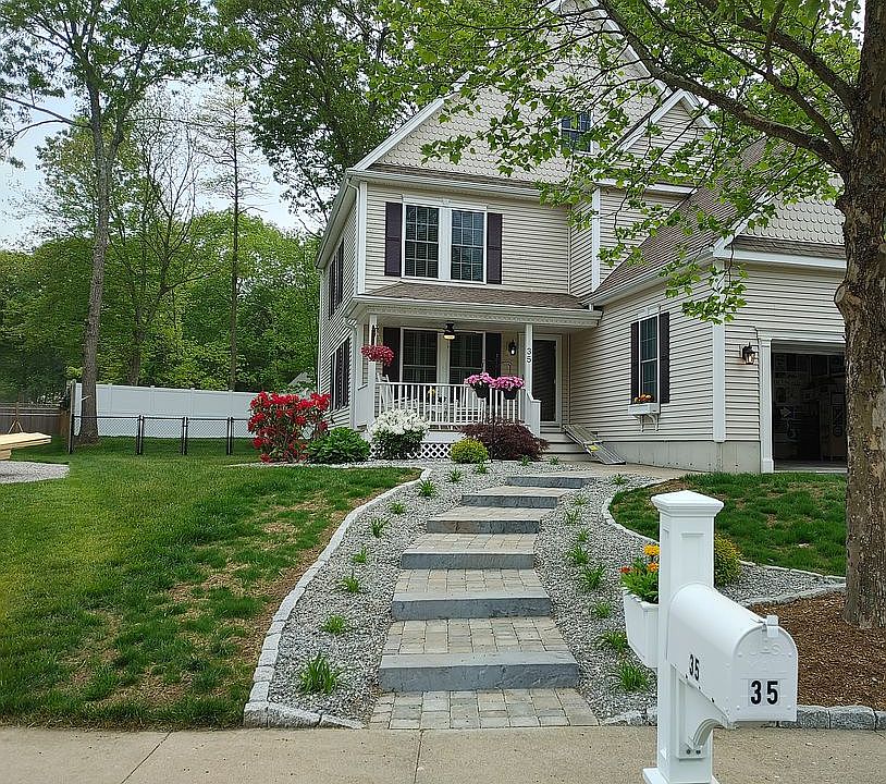 2nd image of 35 Ensign Dr