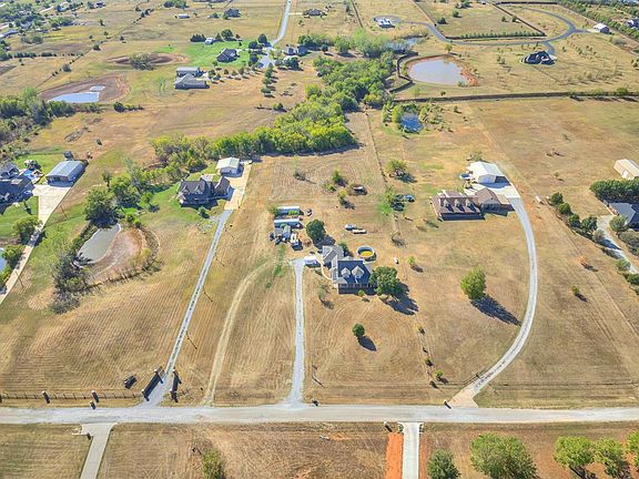 3rd image of 10025 Southern Creek Dr