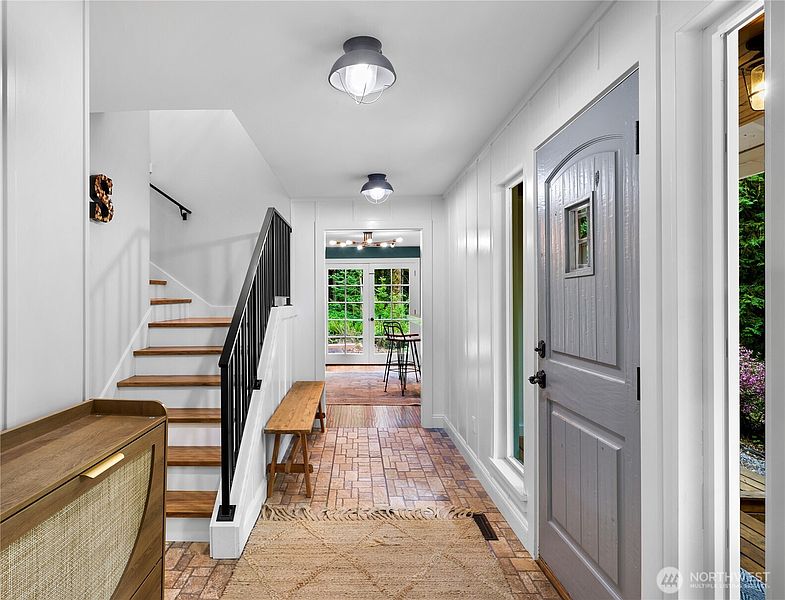 4th image of 33911 NE 66th Street