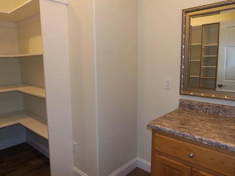 2526 Lynn Ave — Photo 6
