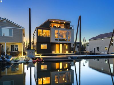 18525 NE Marine Dr Slip B8, Portland, OR, 97230