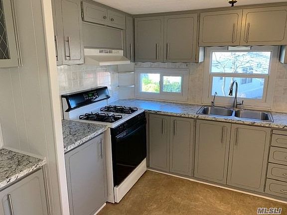 5th image of 658 F12 Sound Ave