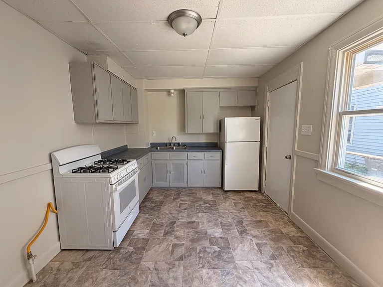 425 Baden St #1 — Photo 3